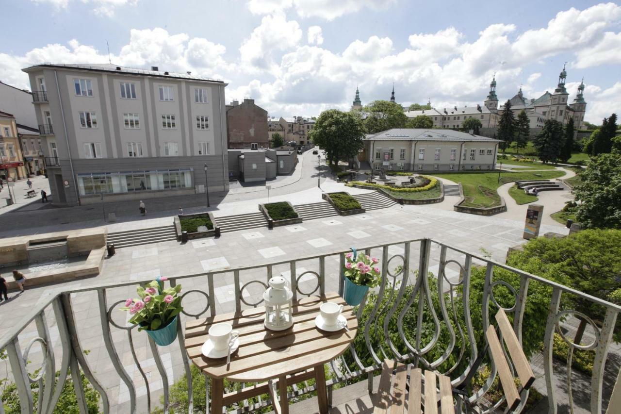 Apartamenty Sienkiewicza - Bezplatny Parking, Centrum, Park, Fv Kielce Exterior photo